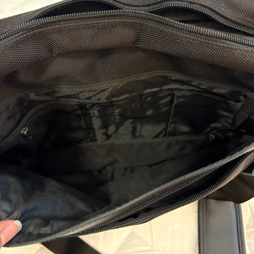 Satchels Black Canvas and Leather Messenger Briefcase – Unsex - Picture 5 of 11